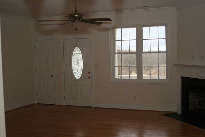  Enlarged view of Living Room